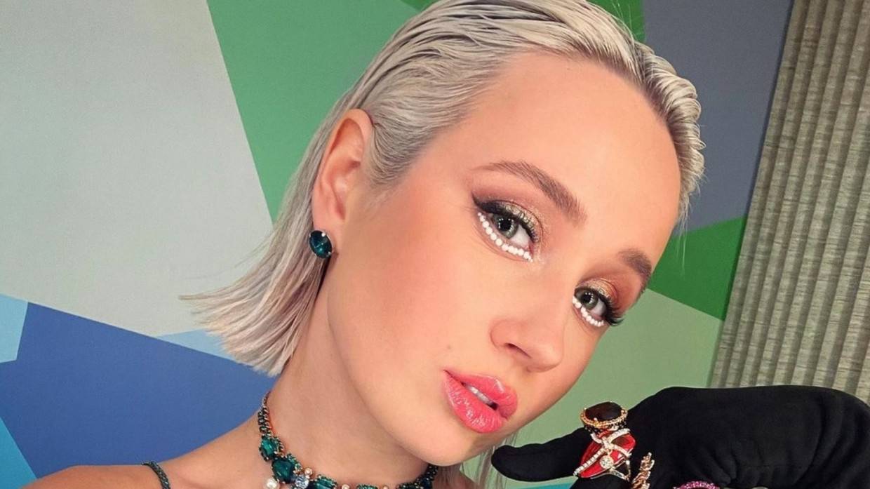 Певица Клава Кока намекнула на проблемы со здоровьем