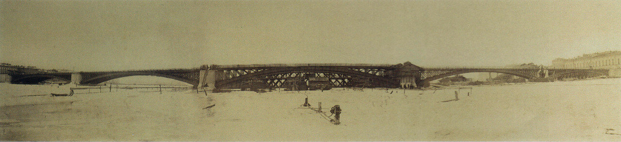 Панорама строительства Литейного моста.Установка арки среднего пролета 15 марта 1879 года в два с половиной часа пополудни. 15 марта 1879