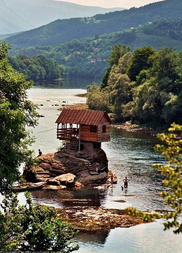 ФотоТелеграф » Каким может быть дом в лесной чаще ФотоТелеграф » Каким может быть дом в лесной чаще