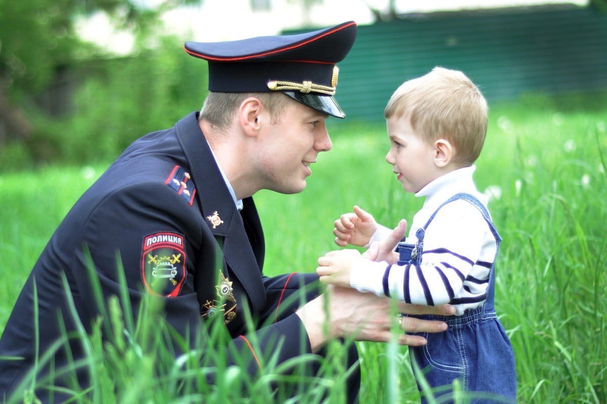 Боюсь людей в погонах