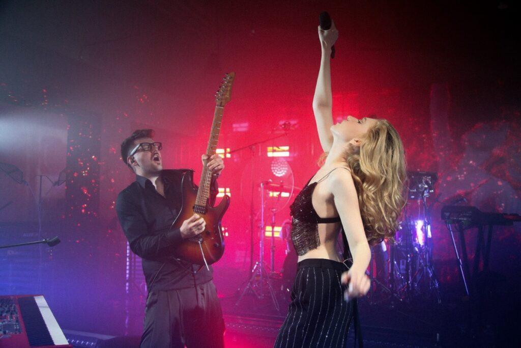 Психолог вывел формулу успеха для начинающих артистов на примере восходящей звезды JALAGONIA