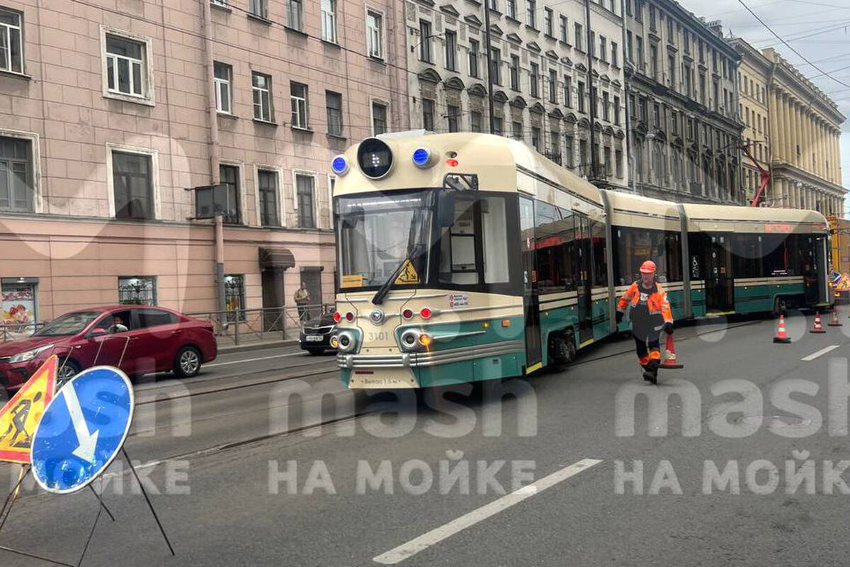 В Петербурге ретро-трамвай 