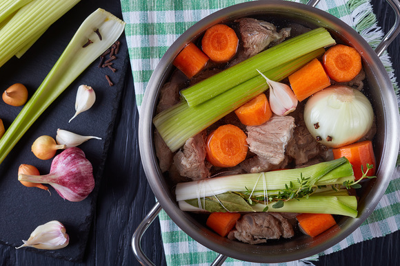 Пять рецептов вкусного рагу: от мясной классики до вегетарианского перец, минут, можно, блюдо, овощи, масло, бульон, сковороду, цукини, этого, кусочками, сладкий, крышкой, нарезаем, обжариваем, перемешиваем, маслом, лсоль, черный, чтобы