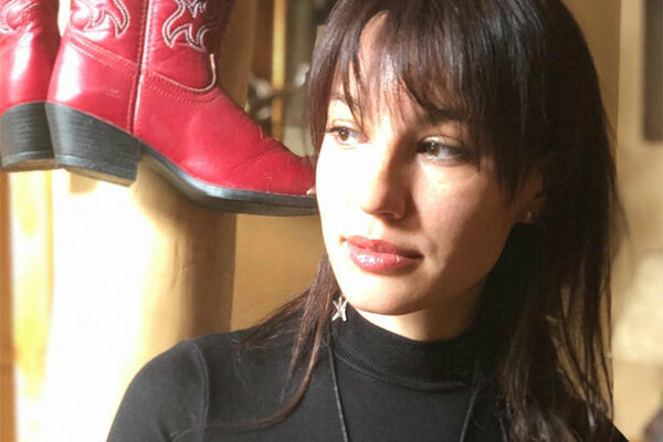 Красивые девушки с большими губами Красивые девушки с большими губами