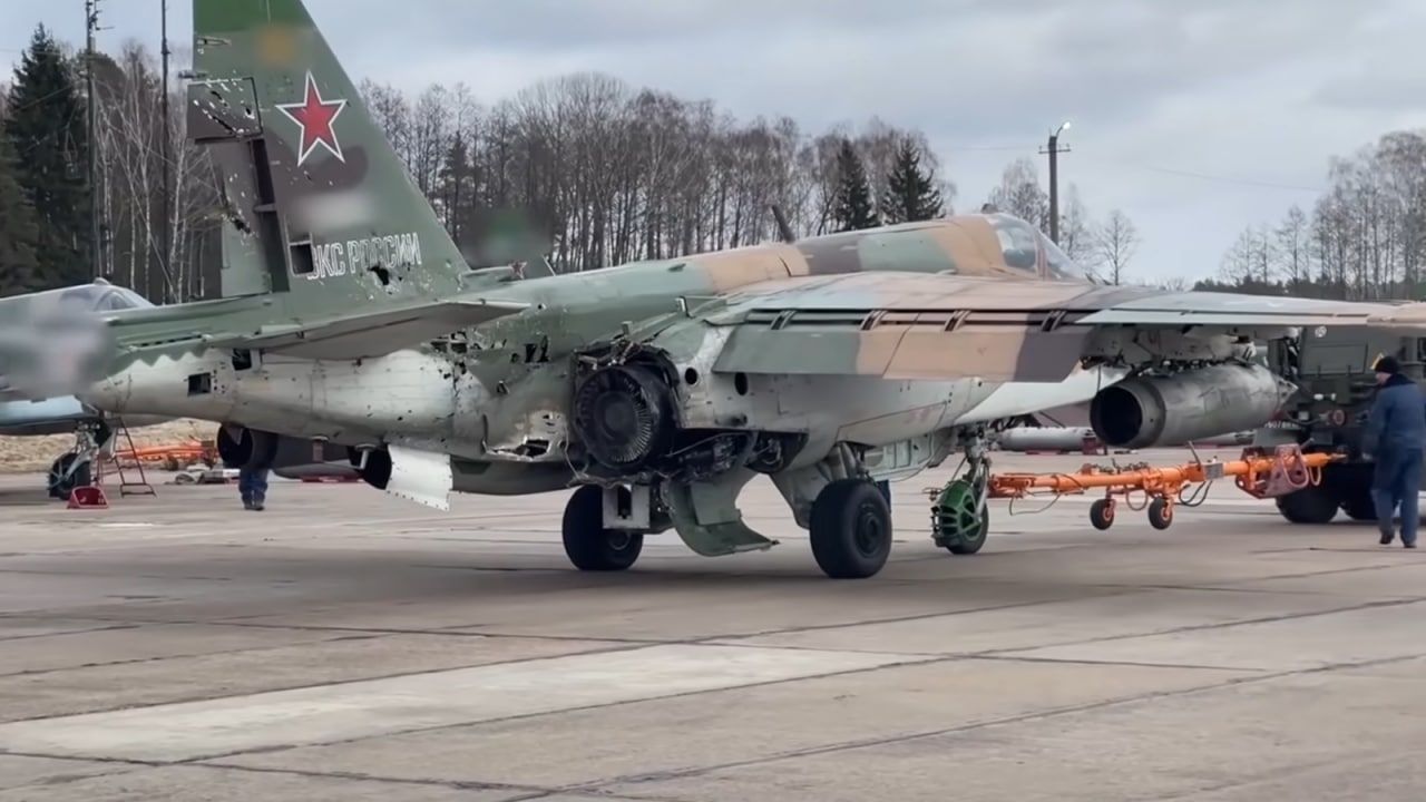 Минобороны показало кадры ударов Су-25 по военным объектам ВСУ