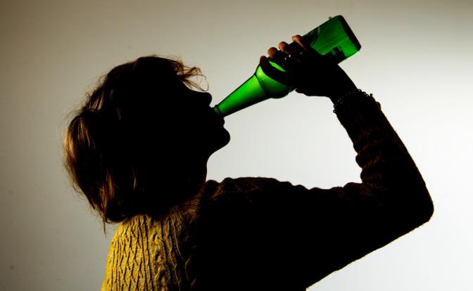 9 признаков того, что близкий вам человек — алкоголик спиртного, алкоголиков, людям, выпить, такие, всегда, может, просто, будут, начинают, «пару, зачем, нужно, могут, алкоголики, чтобы, запасы, случае, этого, быстрее