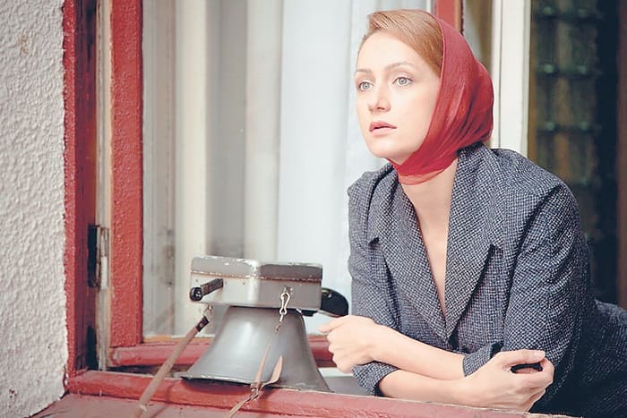 Виктория Исакова в сериале *Оттепель*, 2013 | Фото: womanhit.ru Виктория Исакова в сериале *Оттепель*, 2013 | Фото: womanhit.ru