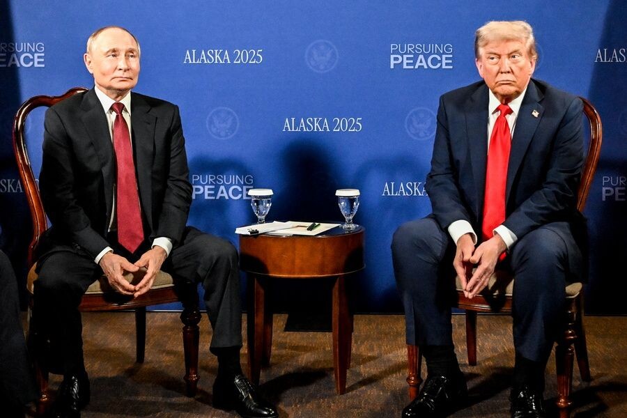 "Трамп кричал на Путина за закрытыми дверями из-за Рюрика". Неожиданные подробности встречи на Аляске