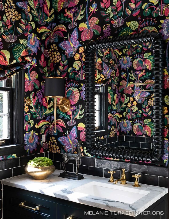 Необычные стены в ванной комнате, от которых рябит в глазах, но смотрится это красиво идеи для дома,интерьер и дизайн