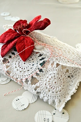 doily envelope, very pretty and easy