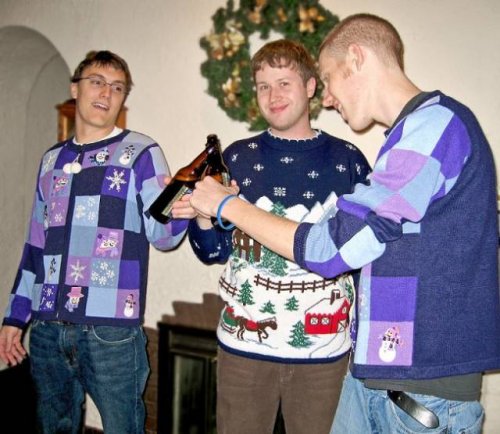 Смешные и нелепые рождественские свитеры 