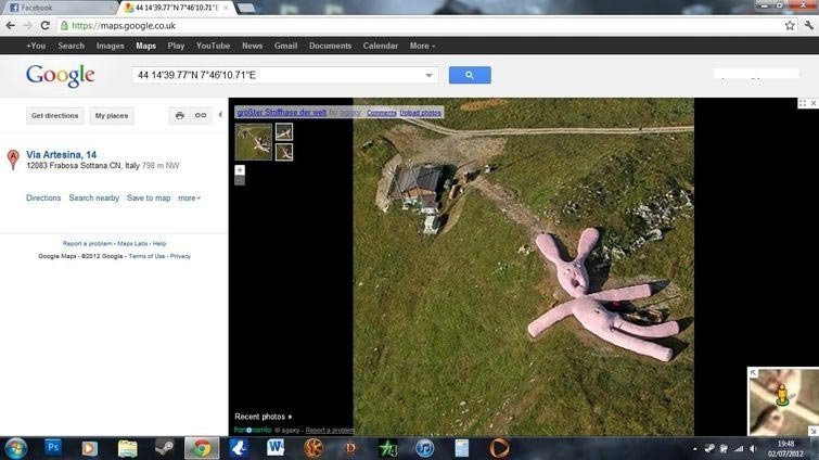 60-метровый розовый кролик на поле в Пьемонте, Италия google maps, в мире, карта, люди, подборка, прикол, юмор