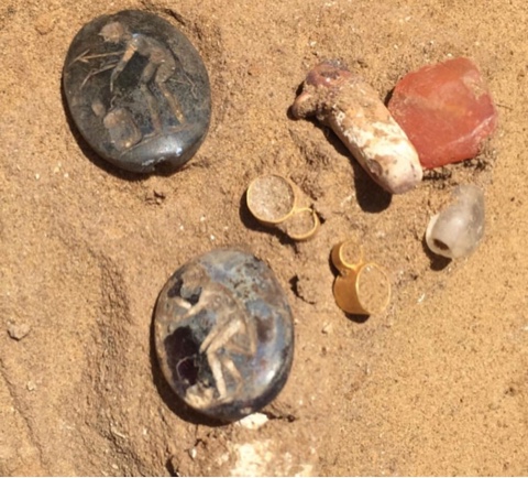 Археологи в Астрахани обнаружили могилу сарматской «принцессы» и ее драгоценности