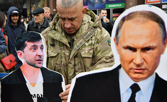 Изображения Владимира Путина и Владимира Зеленского в Киеве Изображения Владимира Путина и Владимира Зеленского в Киеве