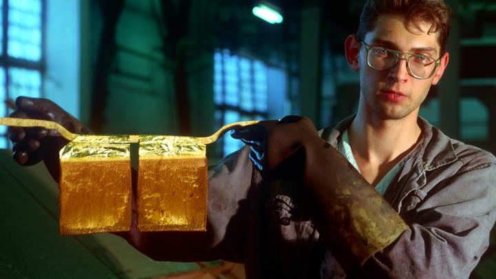 ПОЗОЛОТИ РУЧКУ. РОССИЯ СНОВА ПОЗВОЛЯЕТ "ЭЛИТАМ" СЕБЯ ОБМАНЫВАТЬ