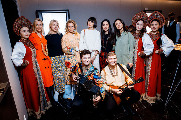 Зара, Елена Крыгина и другие гости вечеринки Виктории Шеляговой в честь Масленицы Звезды,Новости о звездах