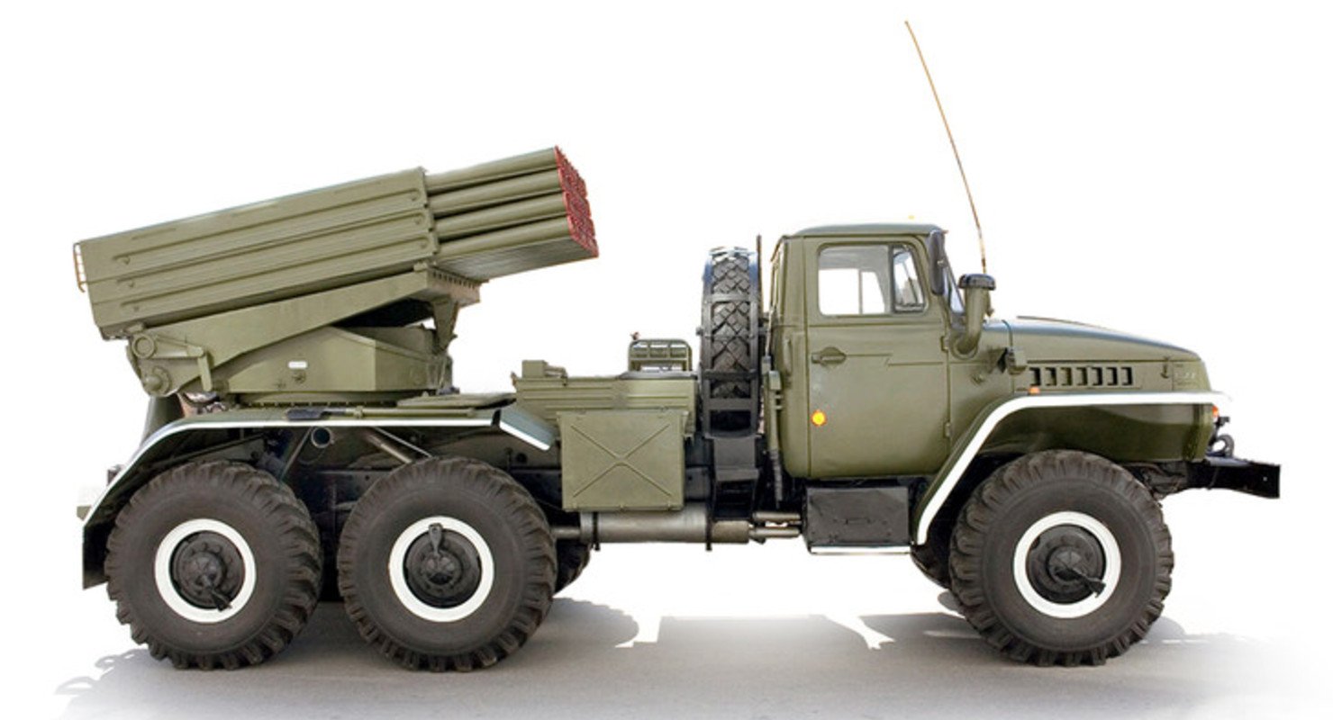 Почему у советских грузовиков такие странные колеса?