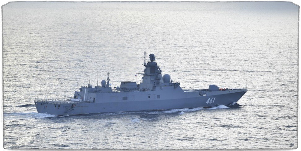 Источник: Минобороны России. Фрегат проекта 22350 "Адмирал Касатонов" во время учений по ПВО в Средиземном море. Фрегат "учился" отражать массовый налёт ПКР "Гарпун" - основного противокорабельного средства флота НАТО.