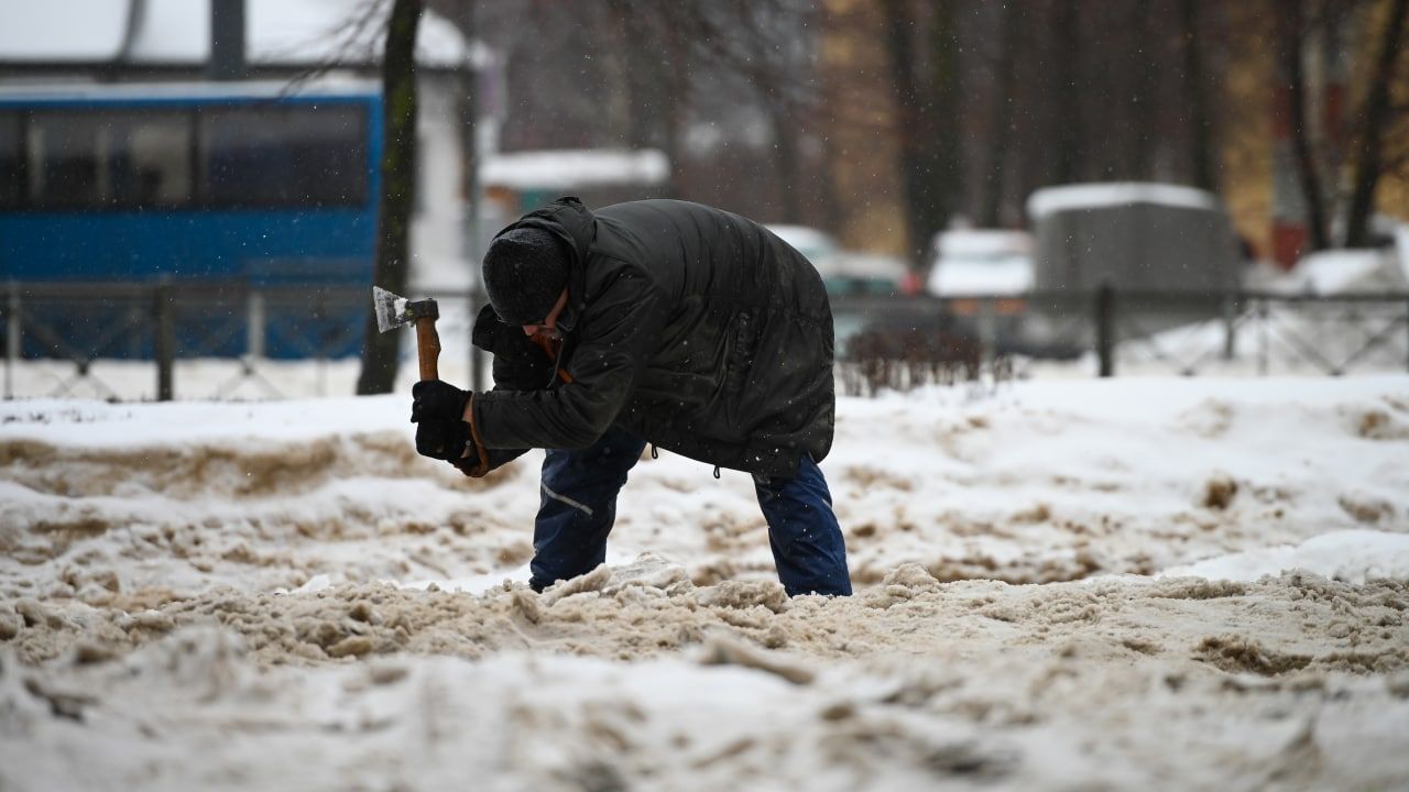 Дефицит снегоуборочной техники в Петербурге может обернуться для жителей города коллапсом