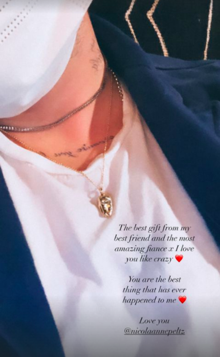 Неоднозначно: Бруклин Бэкхем и Никола Пельтц обменялись кулонами из своих зубов Неоднозначно: Бруклин Бэкхем и Никола Пельтц обменялись кулонами из своих зубов Звезды,Звездные пары