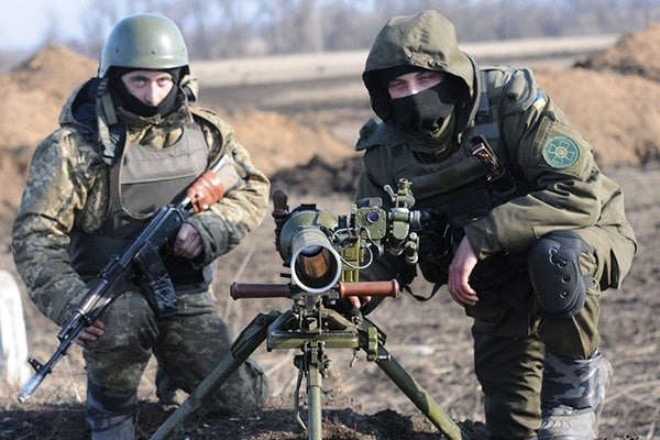 Бойцы ВСУ за сутки выпустили более 100 артиллерийских снарядов и мин по территории ДНР