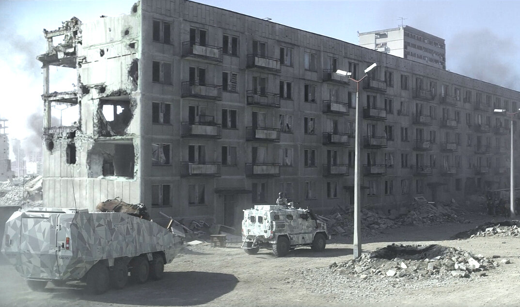 Где-то в центре Восточной Европы. Здесь и далее приведены кадры из ленты "Смертельная зона" (2021).