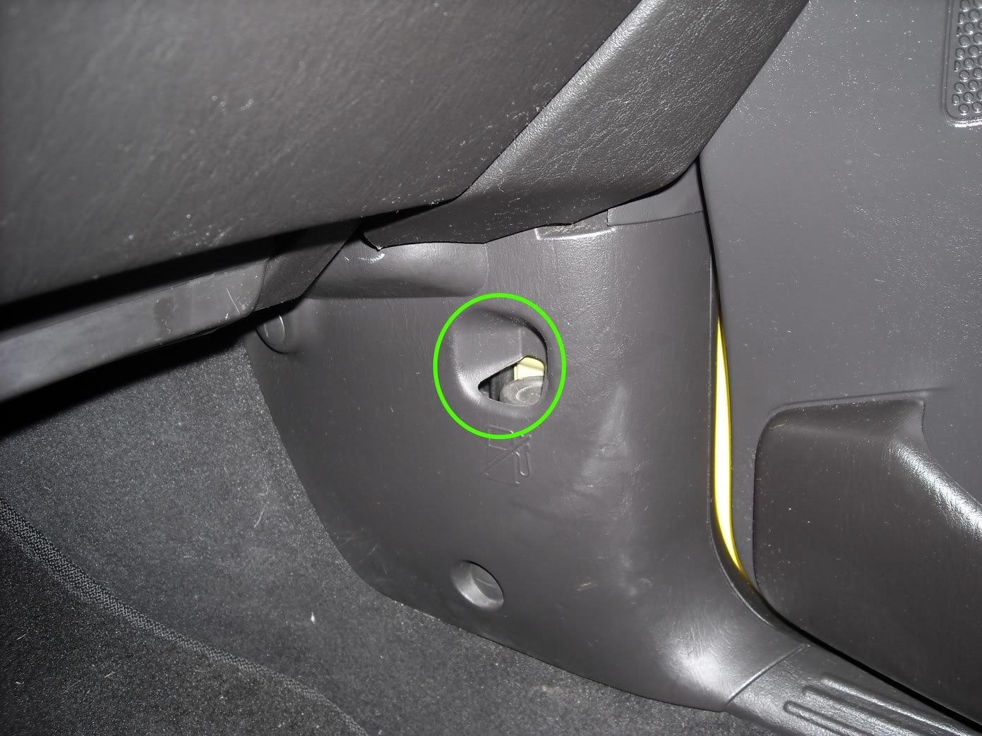 Выключатель топливного насоса: об этой кнопке в машине не знают большинство водителей авто и мото,водителю на заметку