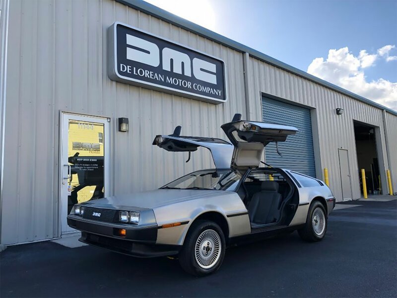 Автомобиль эпохи: легендарные и нестареющие DeLorean DMC-12 delorean dmc-12, авто, автомобили, автомобиль, машина, назад в будущее, фильм, фото