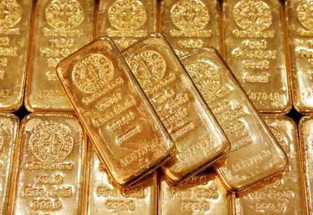 Gold bullion is displayed at GoldSilver Central's office in Singapore June 19, 2017. REUTERS/Edgar Su
