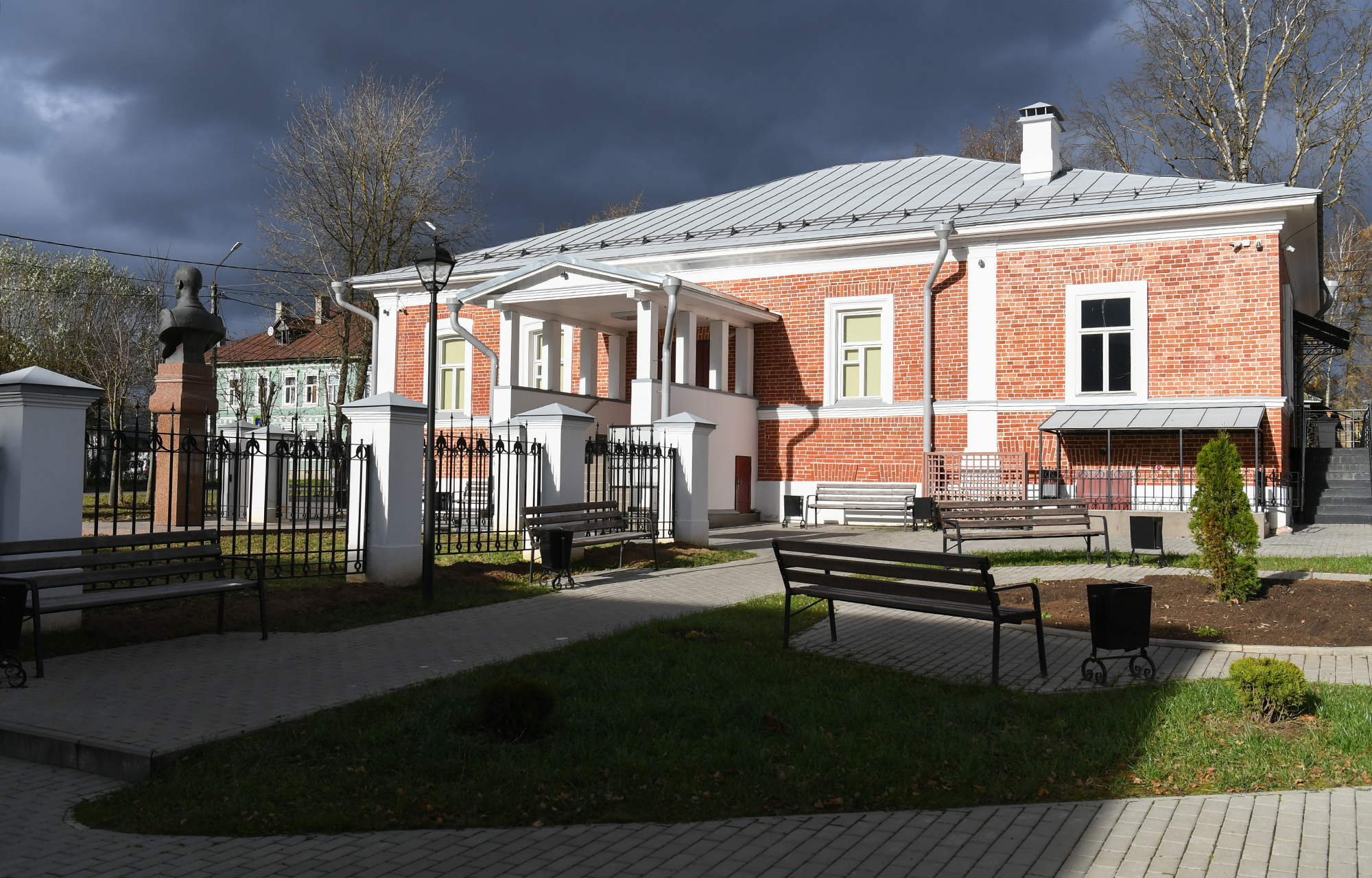 Игорь Руденя побывал в обновленном здании Бежецкого краеведческого музея