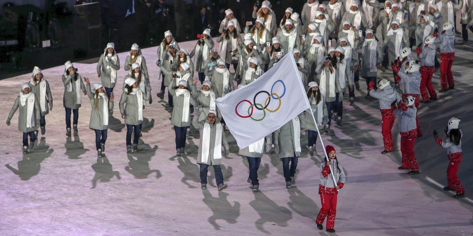 Выступали под нейтральным флагом. Нейтральный флаг на Олимпиаде. Российские спортсмены под нейтральным флагом. Выступление под нейтральным флагом.