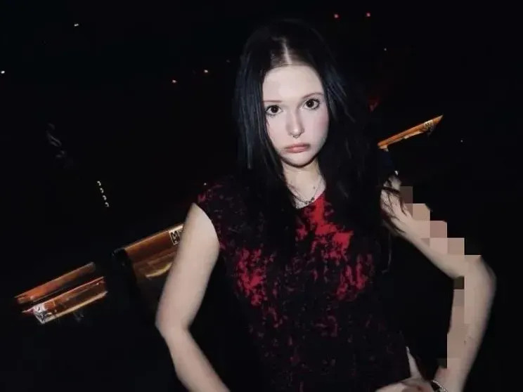 Младшая 14-летняя дочь Глюкозы показала себя после кардинальной смены имиджа ЧистяковаИоноваВера, ЧистяковаИонова, новом, Цигаль, стиль, теперь, когда, проблемах, поведения, Глюкоза, недавно, которая, наркотиков, Старшая, Ионовой, заподозрили, 19летняя, певицу, сцене, употреблении