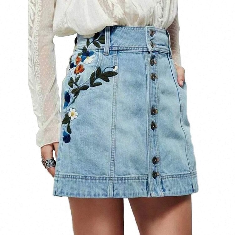 Стильные юбки с вышивкой: лучшие идеи для вдохновения 