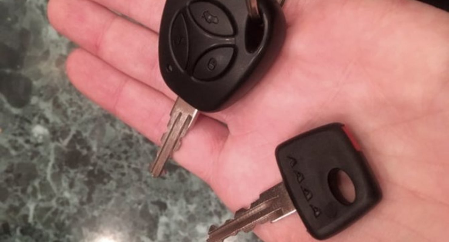 Зачем на запасном ключе автомобиля красная отметка