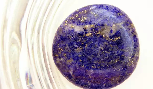 Лазурит-камень для Весов