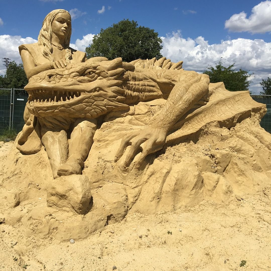 Потрясающие скульптуры из песка Потрясающие скульптуры из песка интересное