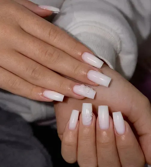 Декольте, блонд и видео под русскоязычный хит: 14-летняя дочь Николя Саркози и Карлы Бруни показала новый образ Саркози, СаркозиДжулия, Бруни, Джулия, Николя, показала, активно, часто, пользуется, ресниц, наращиванию, новый, Карлы, соцсетях, услугами, 16летнюю, Пересильд, Уэста, 12летнюю, Канье