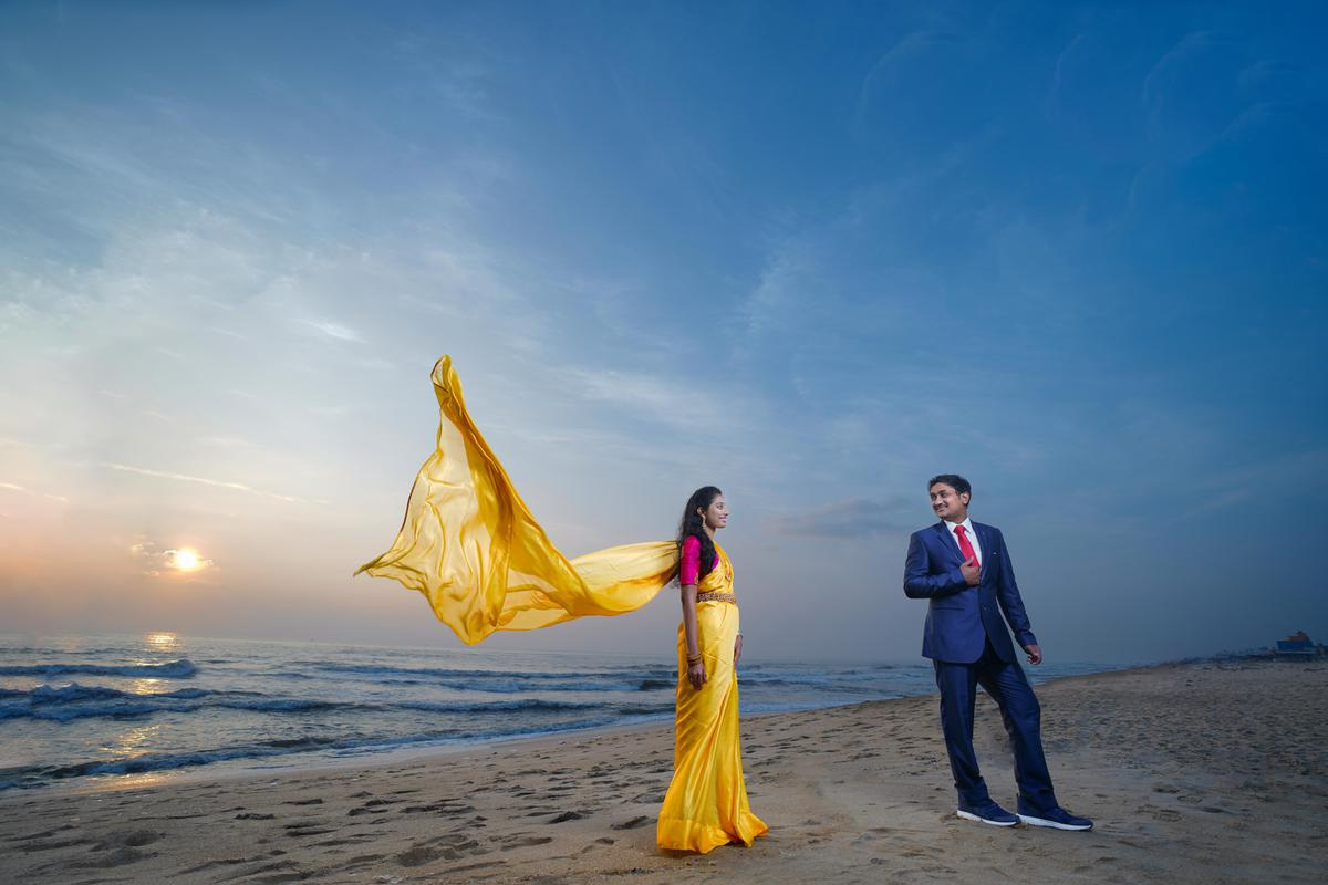 Dileep on Aug. 24, 2021, 9:31 a.m. by ILCE-7RM3 , SEL1635GMPre Wedding shoot