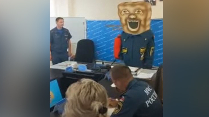 В Тульском МЧС ответили на претензии к ростовой кукле пряника В Тульском МЧС ответили на претензии к ростовой кукле пряника Общество