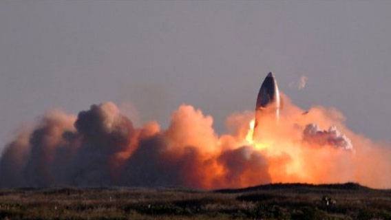 Прототип ракеты SpaceX взорвался при приземлении после тестового запуска