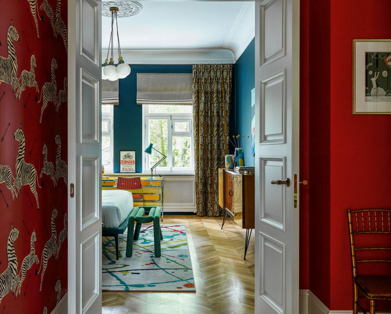 "Поражать, так с порога". Интерьер дизайнера без комплексов...