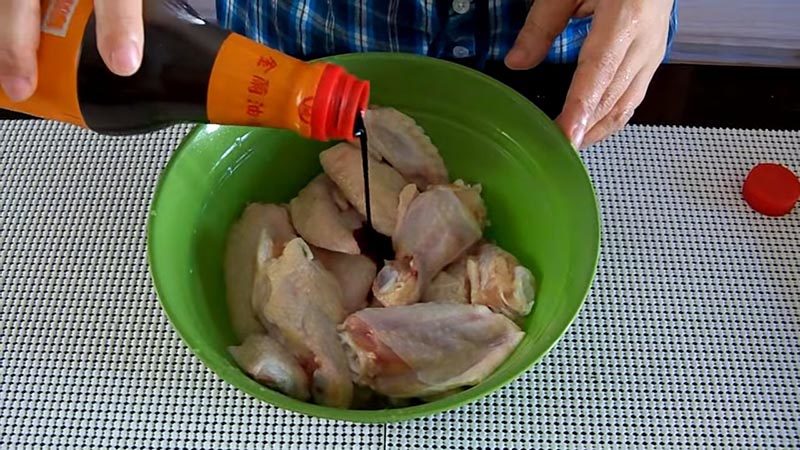 Румяные куриные крылышки Румяные куриные крылышки