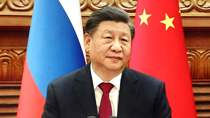 ВИЗИТ СИ В МОСКВУ ПЕРЕПОЛОШИЛ ЗАПАД: ТОП-5 СТАТЕЙ В СМИ США И ЕС