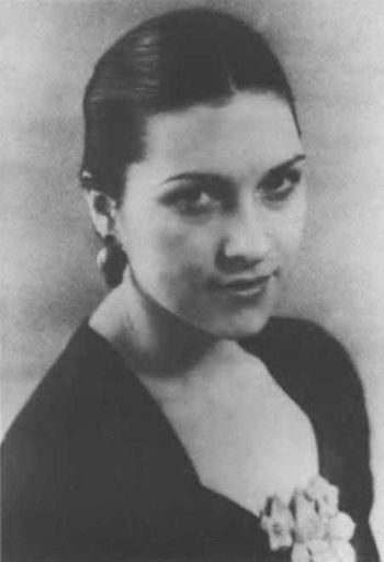 Антонина Ревельс