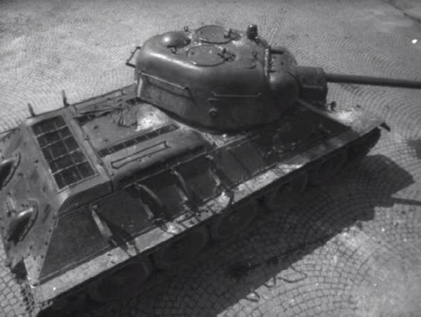 Один из главных героев фильма – танк Т-34-76 образца 1942 года @т-34, вов, жаворонок, плен, побег на Т-34