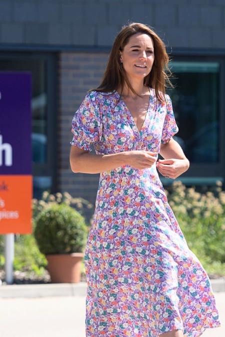 Сад со смыслом: Кейт Миддлтон посадила подсолнух согласно своему трогательному обещанию Звезды,Новости о звездах