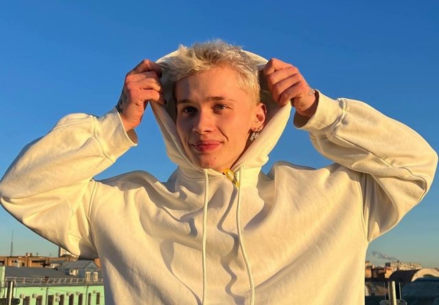 СМИ: Даня Милохин получает гражданство Казахстана. Его коллеги-тиктокеры признаются в любви зарубежным фанатам