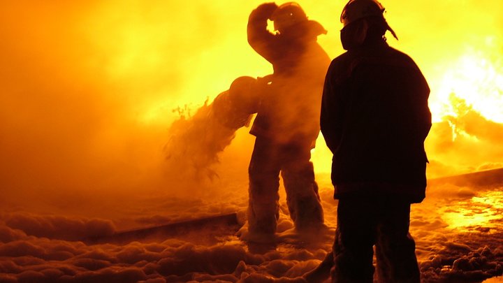 Губернатор Голубев сообщил о пожаре на нефтебазе в Ростовской области из-за БПЛА