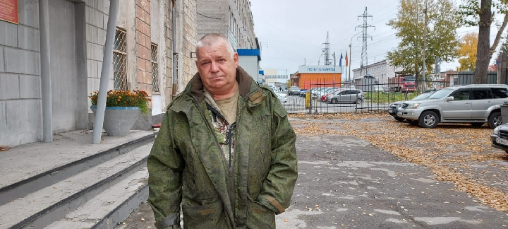 «ДАЙТЕ АВТОМАТ ДА ПАТРОНОВ ПОБОЛЬШЕ!»: ВОЕНКОМАТЫ ЗАХЛЕБНУЛИСЬ ОТ ВОЛНЫ ДОБРОВОЛЬЦЕВ «ДАЙТЕ АВТОМАТ ДА ПАТРОНОВ ПОБОЛЬШЕ!»: ВОЕНКОМАТЫ ЗАХЛЕБНУЛИСЬ ОТ ВОЛНЫ ДОБРОВОЛЬЦЕВ россия