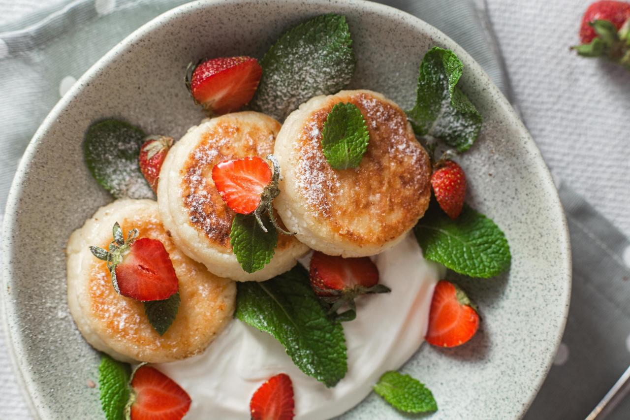 6 советских завтраков, которые обожали все дети тогда, детей, сейчас, блюда, бутерброд, детям, нужно, добавляли, какао, «Хлеб —, горячим, запивая, колбасой, оладьи, макароны, Тогда, завтрак, простой, сырники, кормили